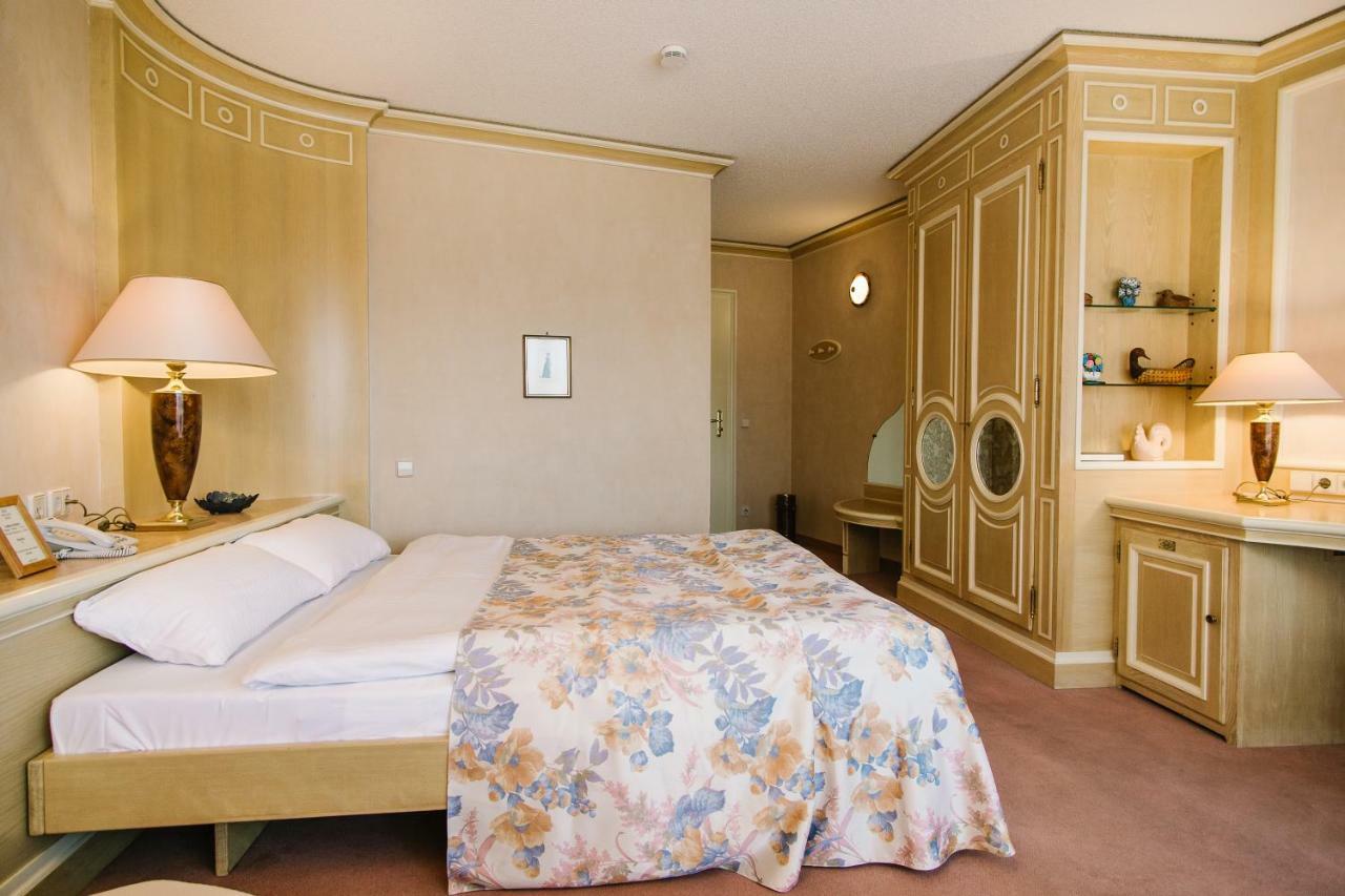Landhaus Keller - Hotel & Restaurant Malterdingen Buitenkant foto