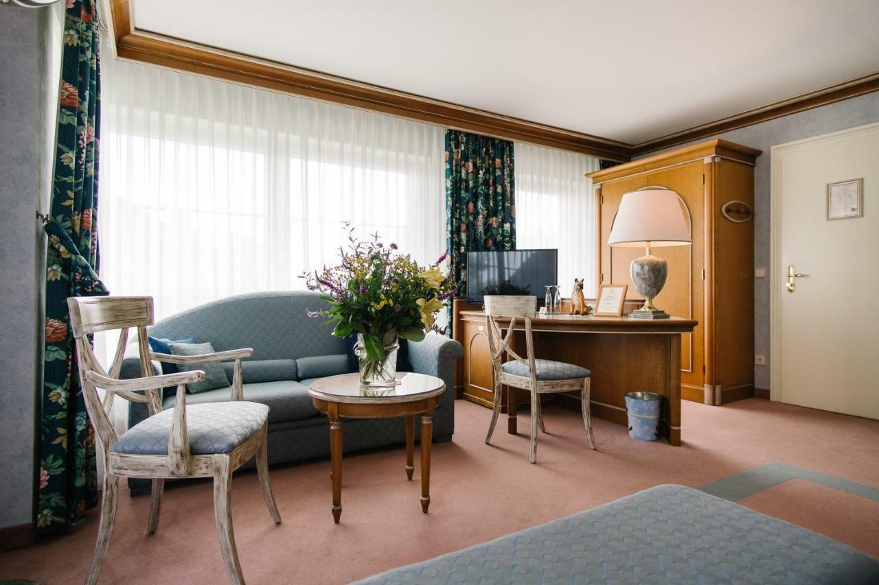 Landhaus Keller - Hotel & Restaurant Malterdingen Buitenkant foto